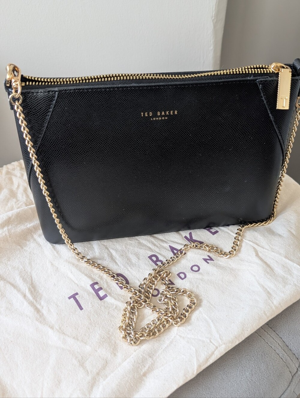 [Ted Baker] Small Structured Leather Black. Crossbody Bag